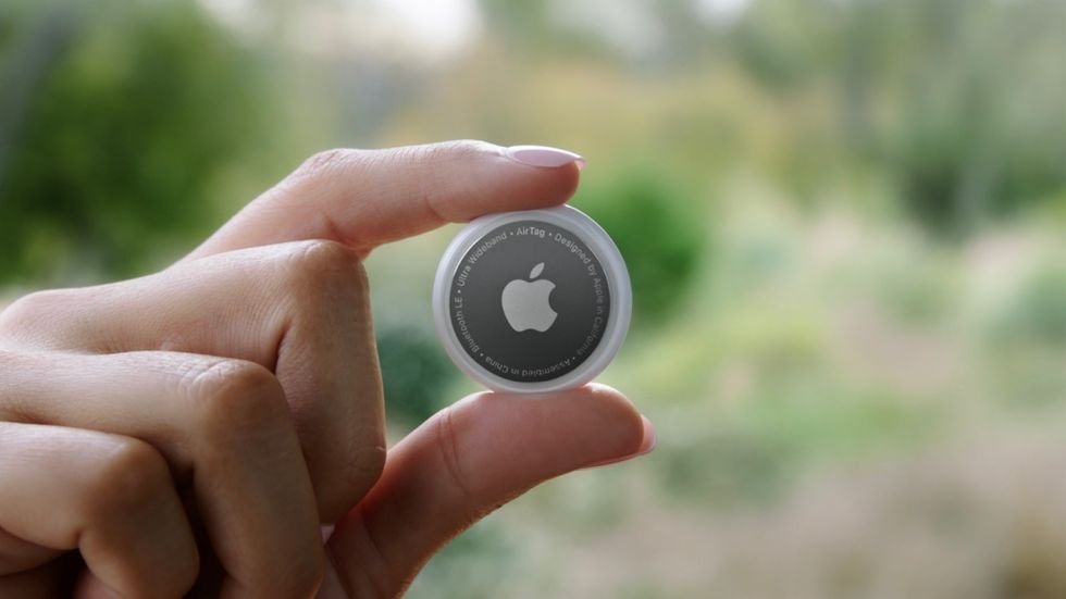 How to find and block an AirTag that’s detected near you