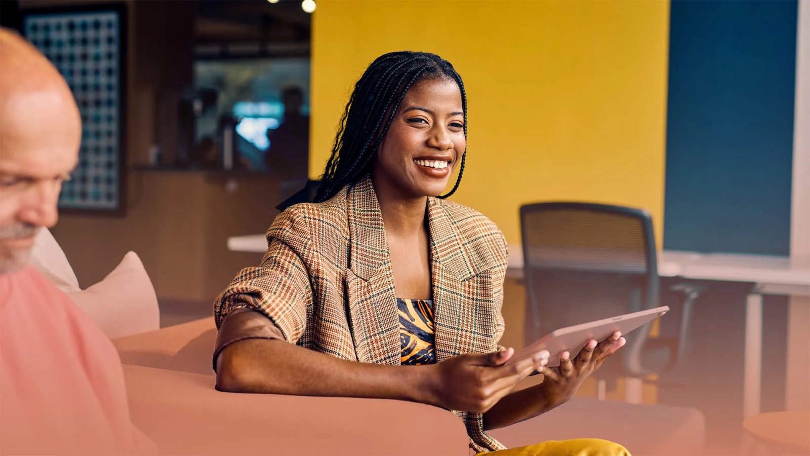 How to Build Authentic Connections in a Digital Workplace