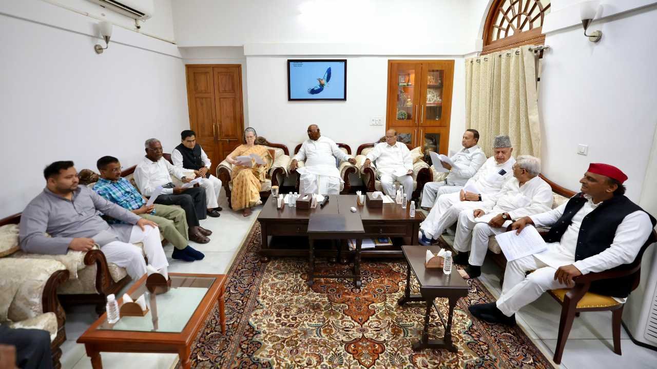 INDIA bloc to have dinner meeting on Aug 7, march to EC on Aug 8