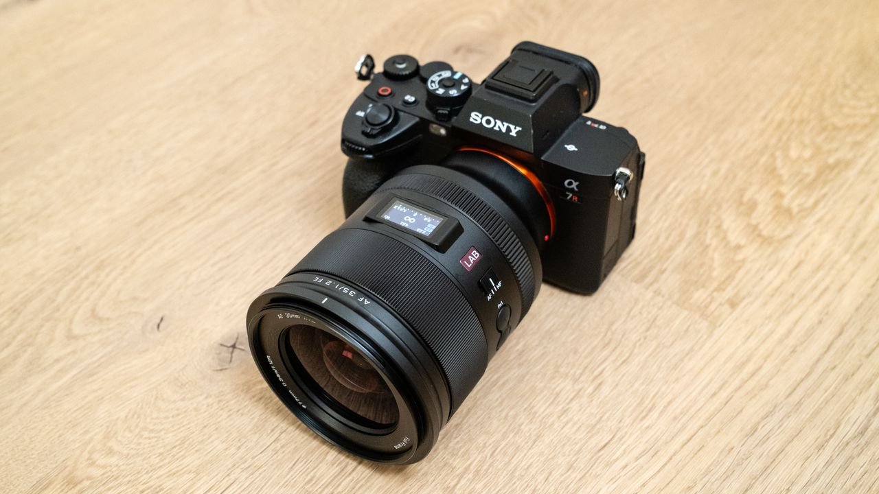 Viltrox AF 35mm f/1.2 LAB FE lens review