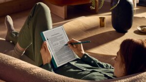 “Like-new” Kindle Scribe drops to an unbeatable $228
