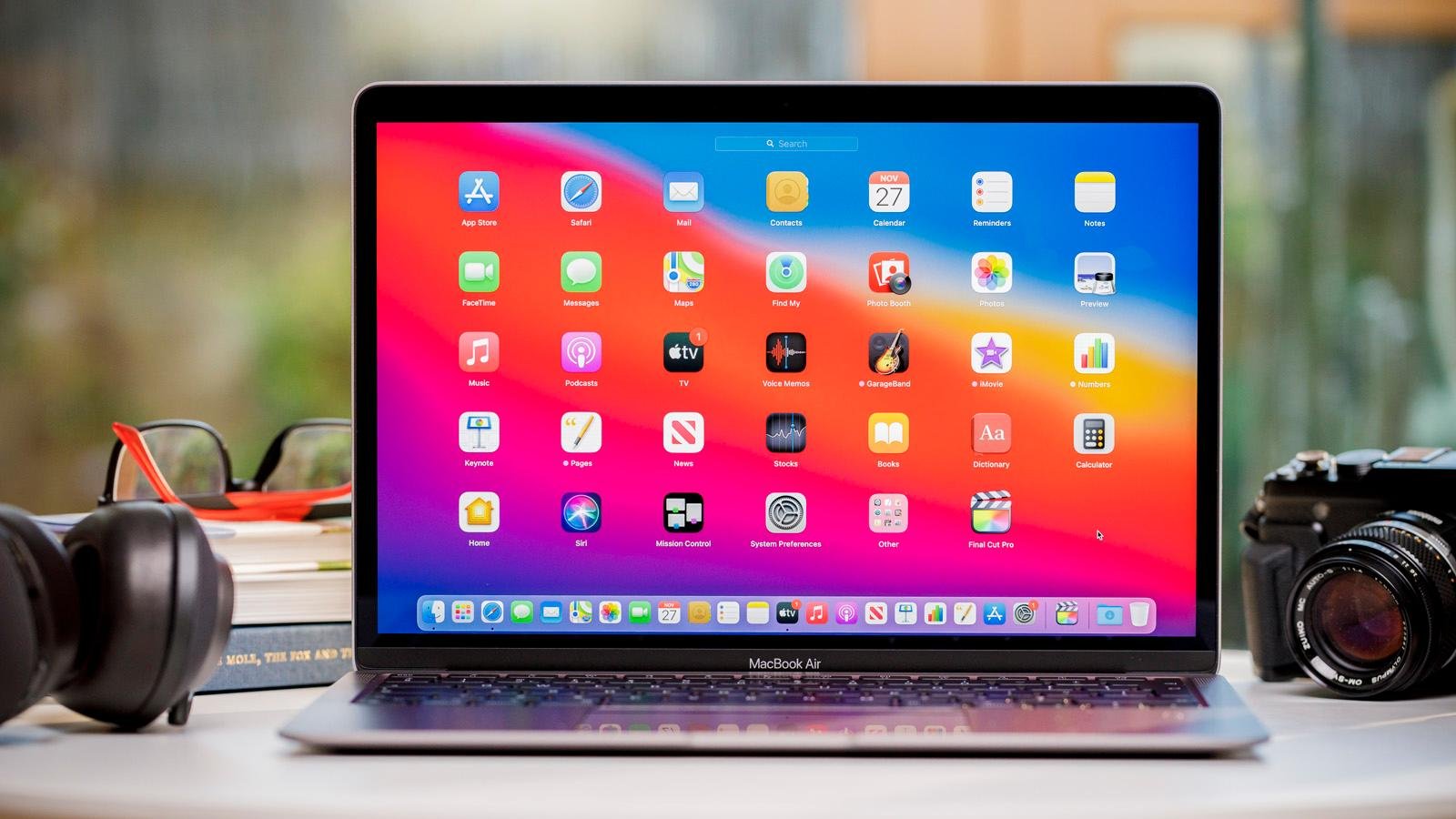 Report: Low-cost MacBook will arrive in ‘the first half of next year’