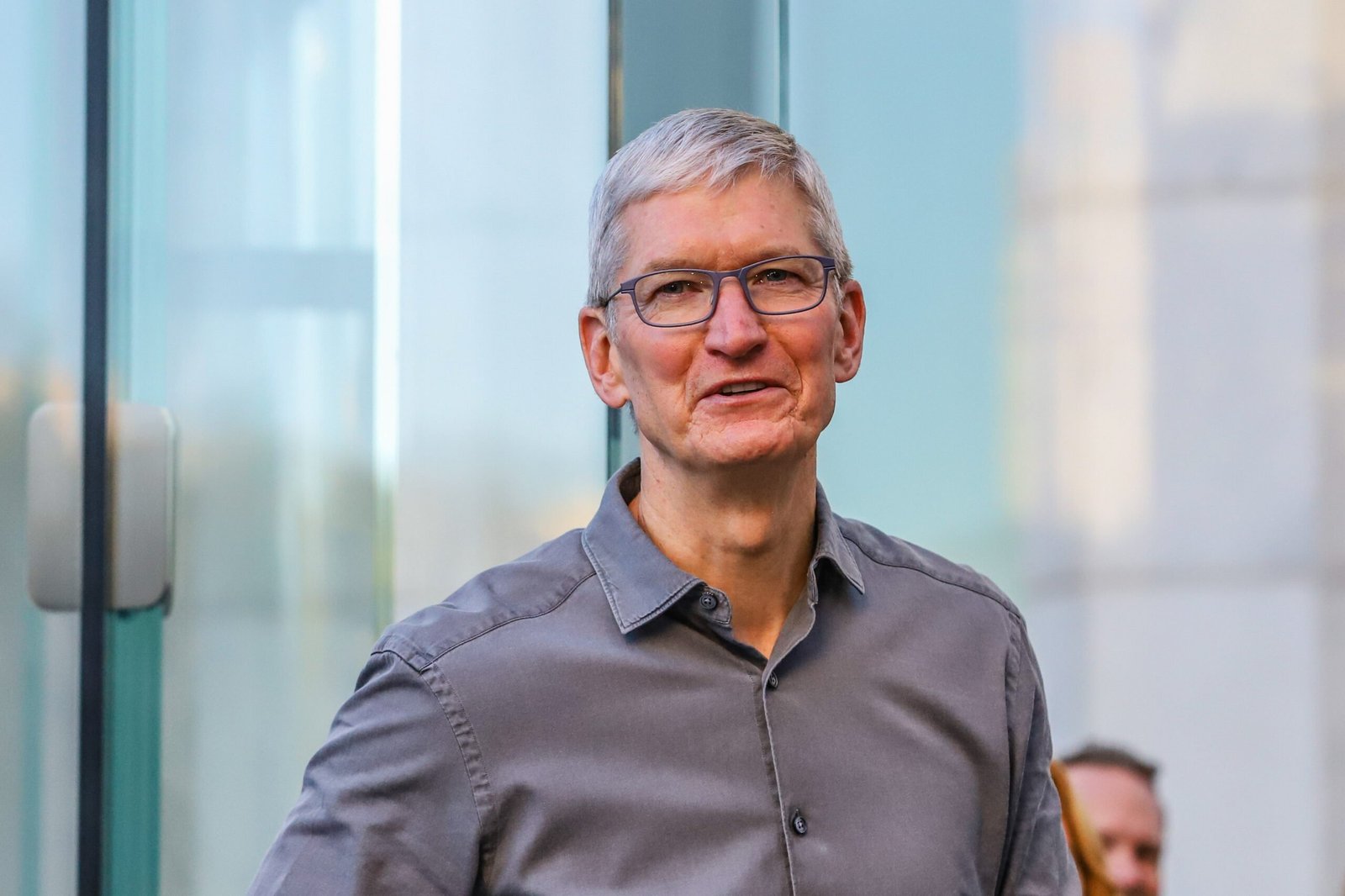 SEC Filings Could Reveal Apple’s 2026 CEO Handoff Plans