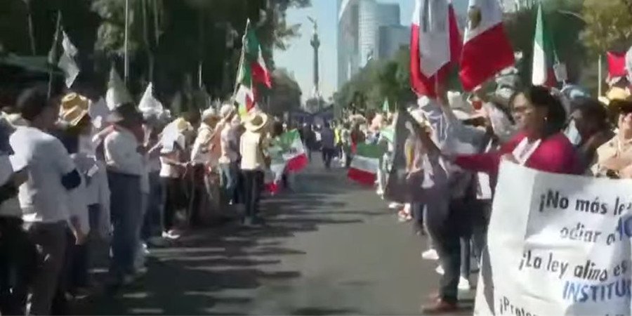 Mexico erupts as Gen Z protesters clash with riot police in violent nationwide unrest over cartel influence