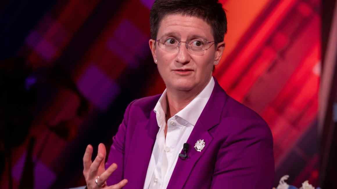 UK boards now more forceful on CEO pay, LSE boss says