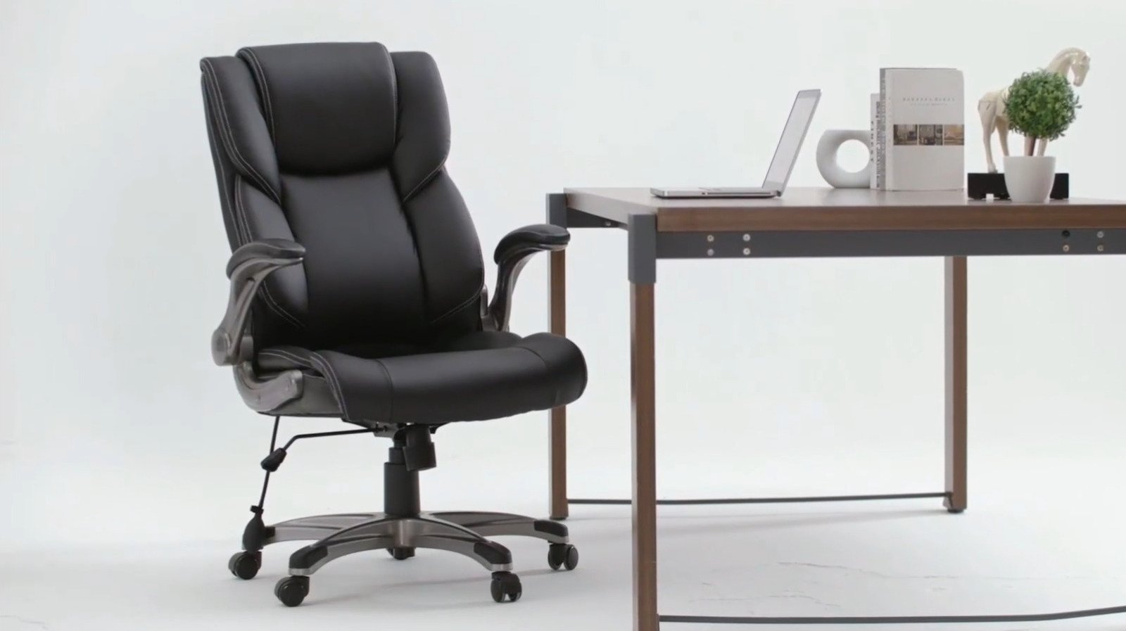The Best Ergonomic Desk Chairs For Every Budget According To Users