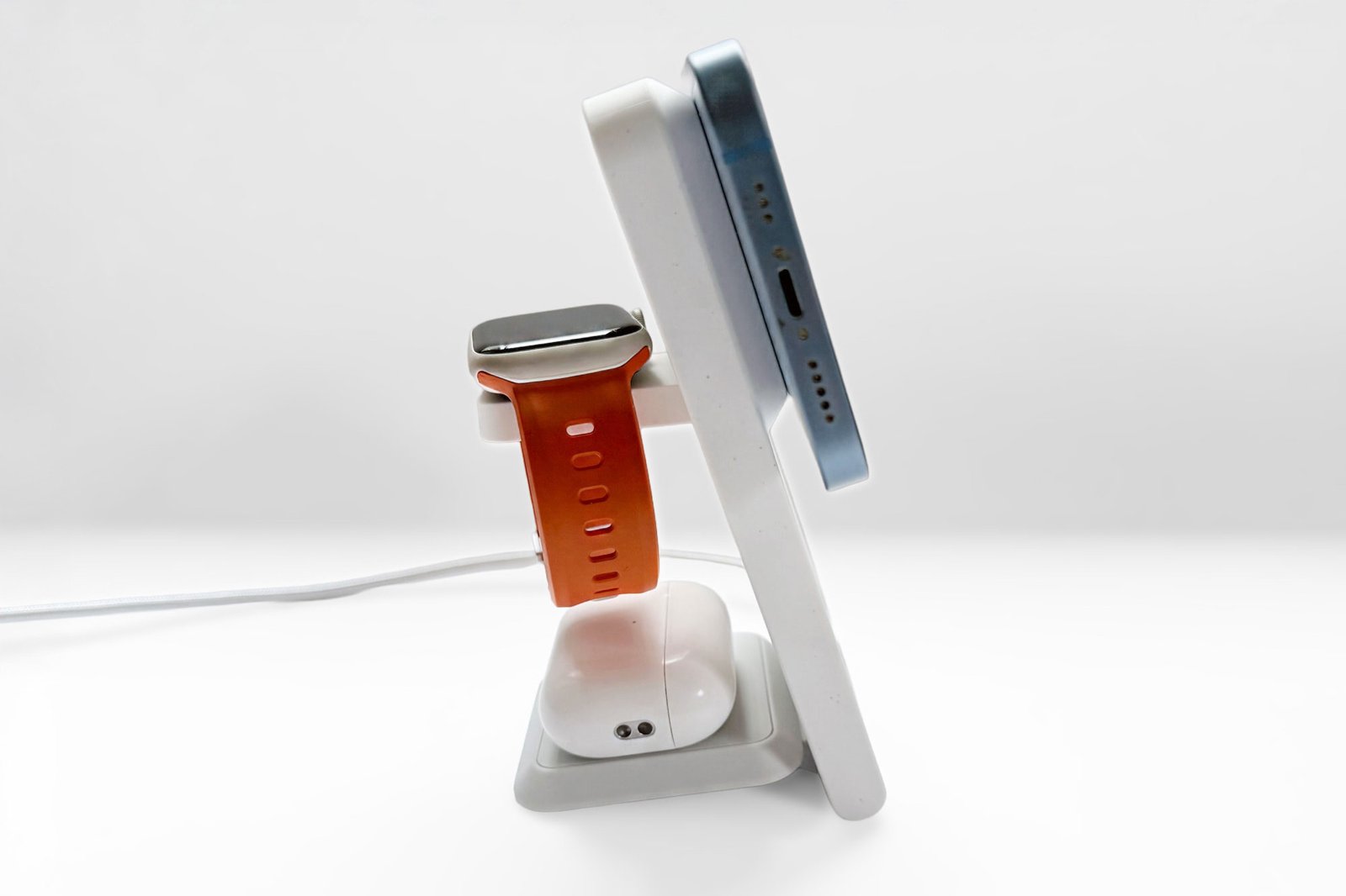 Journey ARIA 3-in-1 Wireless Charging Station review: Chic, lightweight magnetic travel charger