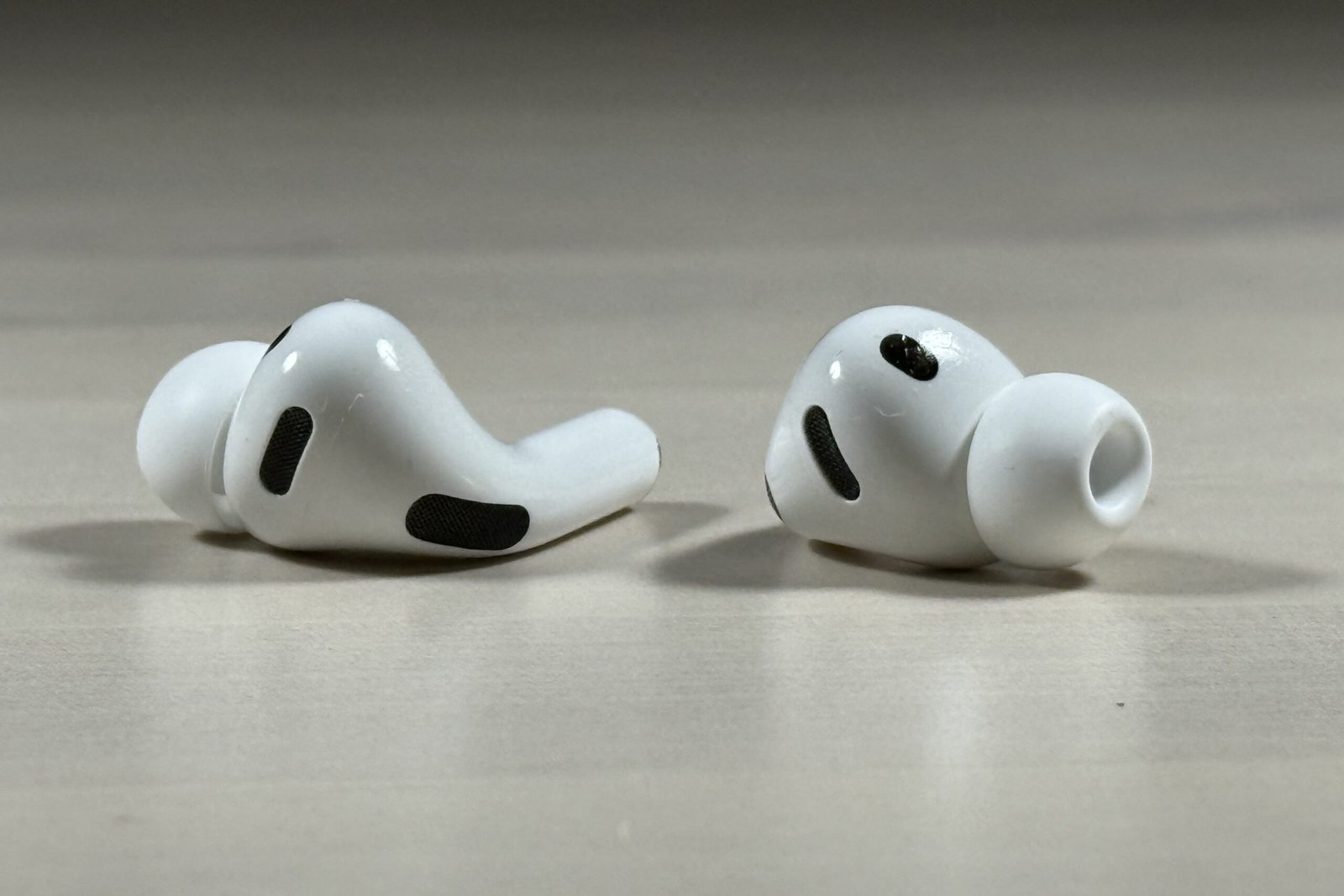 AirPods Pro 2 and 3 firmware update now available