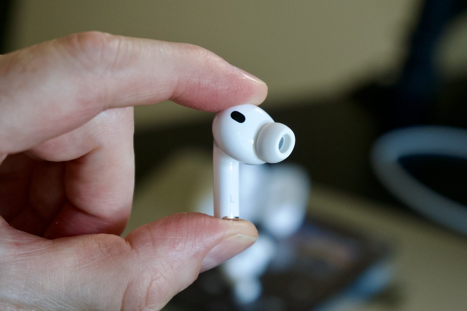 I used my AirPods to talk to someone in another language, and it actually worked