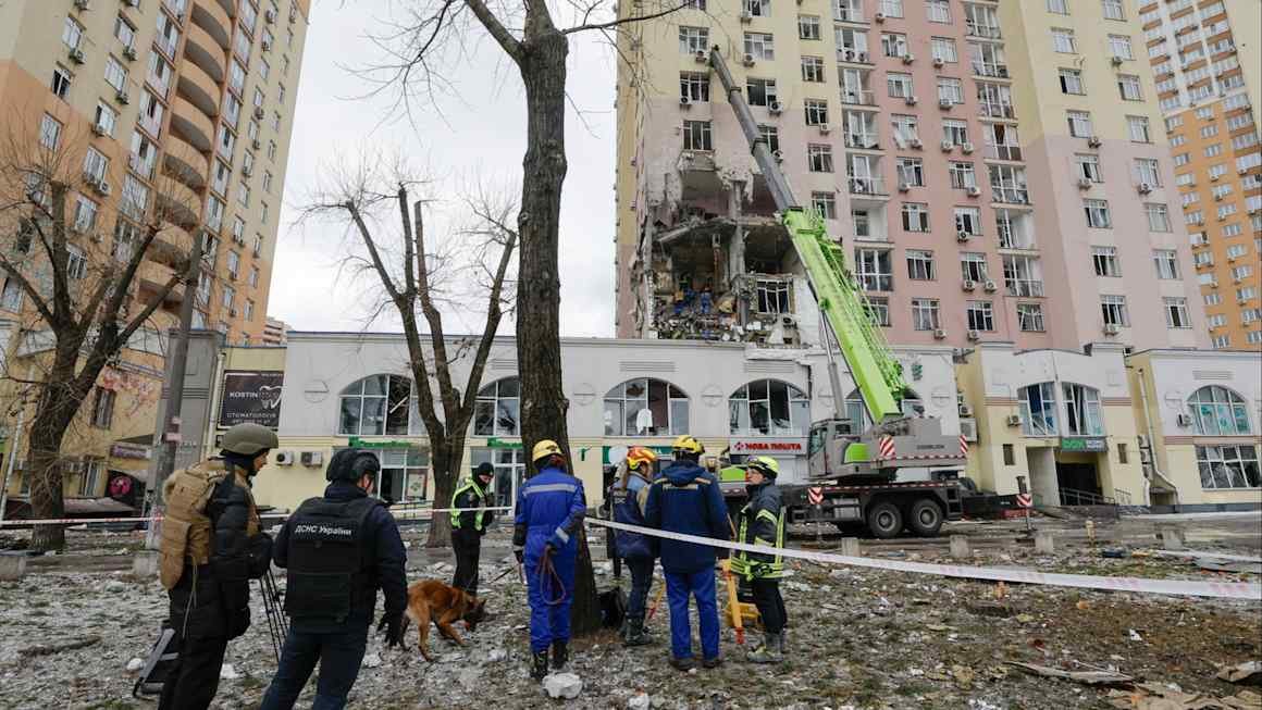 Russia launches air attack on Kyiv as Zelenskyy prepares for Trump meeting