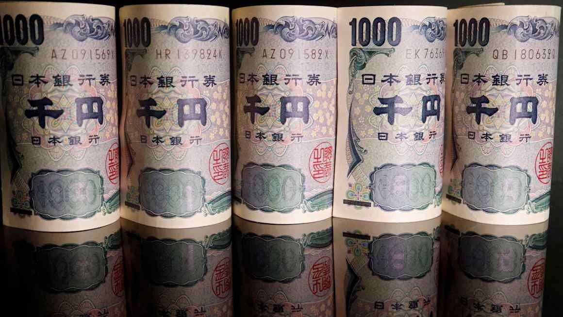 Yen tumbles and Japan stocks soar as election talk reignites ‘Takaichi trade’