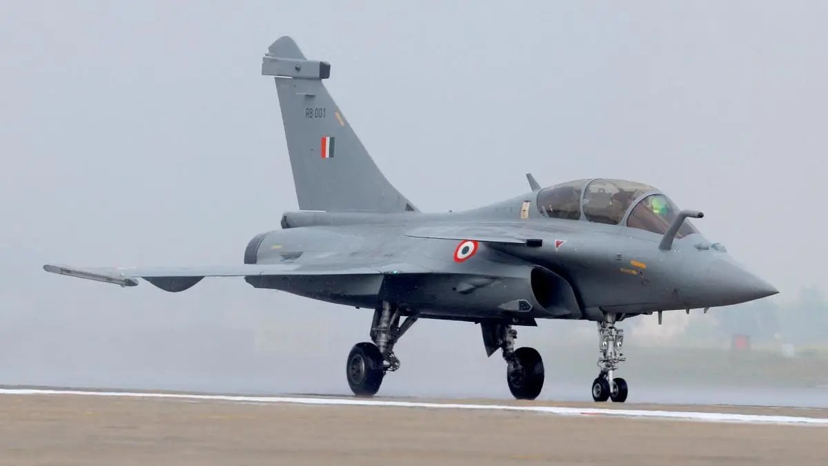 Govt green-lights plan to buy 114 French Rafale jets