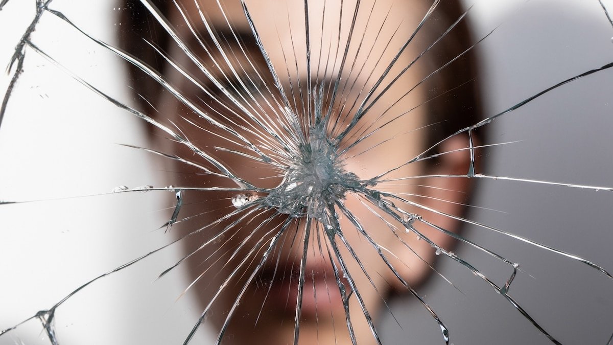 What happens in the brain when we procrastinate